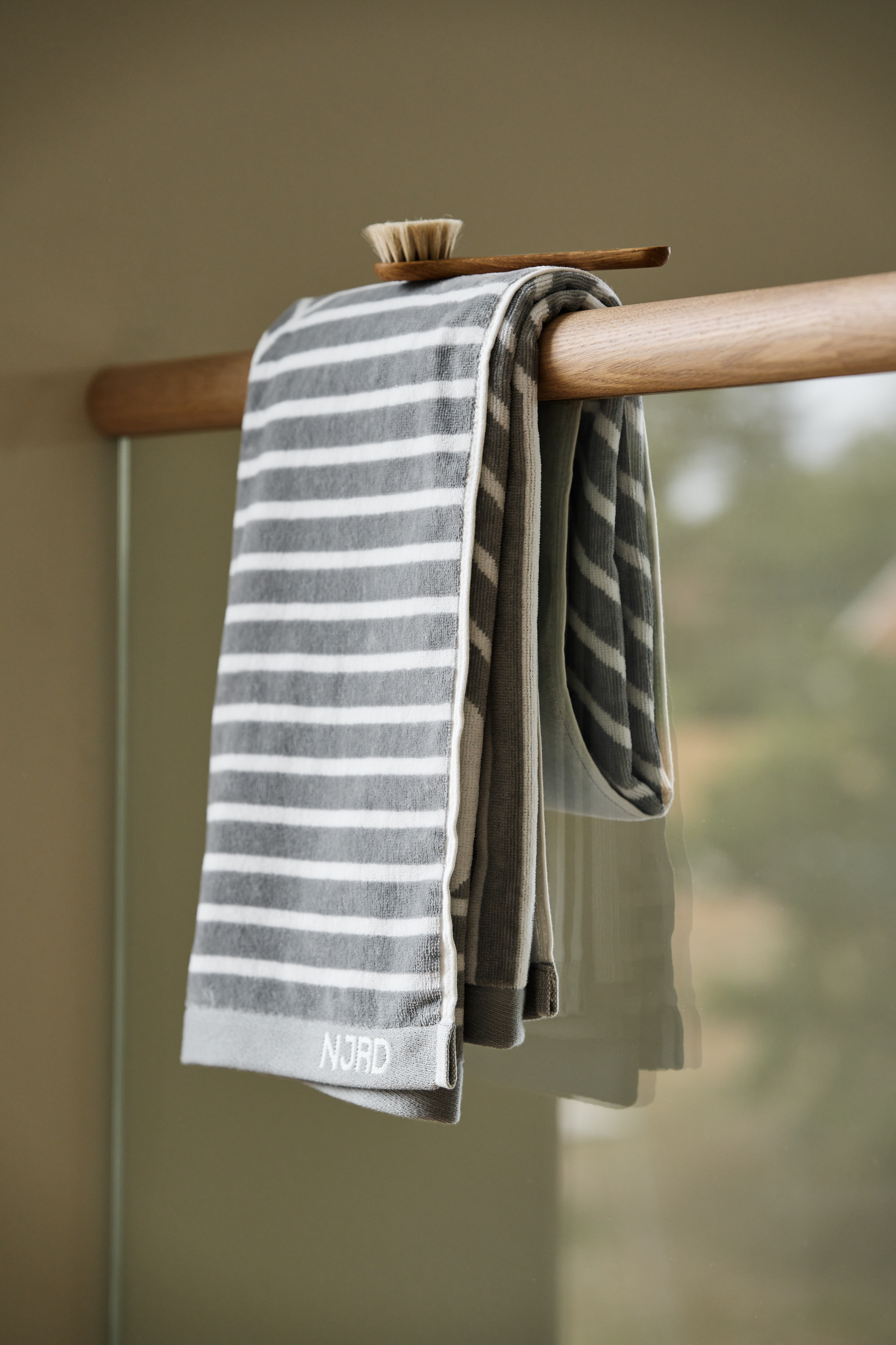 Nestwell™ Hygro Solid Bath Towel in Chrome Grey, Bath Towel - Fred