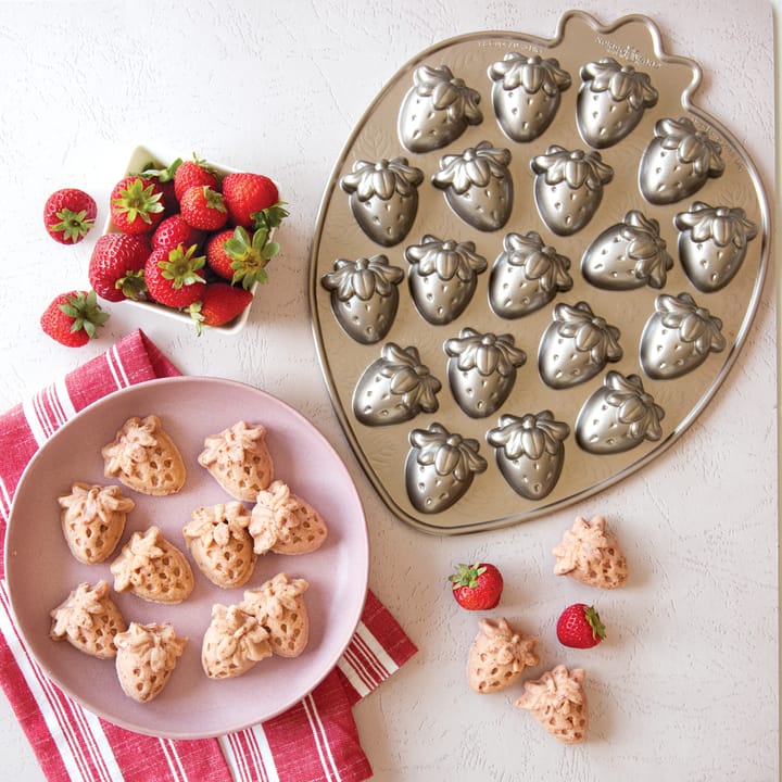 https://www.nordicnest.com/assets/blobs/nordic-ware-nordic-ware-strawberry-bites-form-04-l/573288-01_40_EnvironmentImage-a7b9bf1075.jpeg?preset=tiny&dpr=2