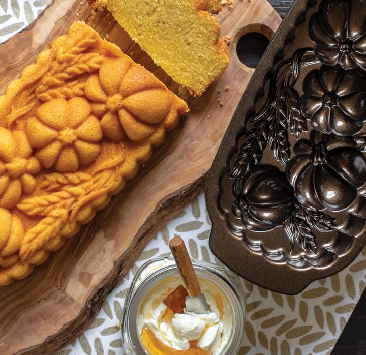 https://www.nordicnest.com/assets/blobs/nordic-ware-nordic-ware-wheat-pumpkin-bread-tin-14-l-bronze/585740-01_40_EnvironmentImage-84d67111c6.jpeg?preset=tiny&dpr=2