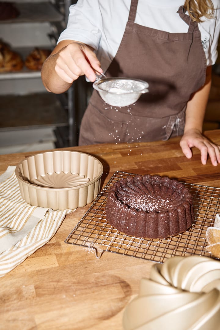 Daisy cake mold nonstick, Gold Nordwik