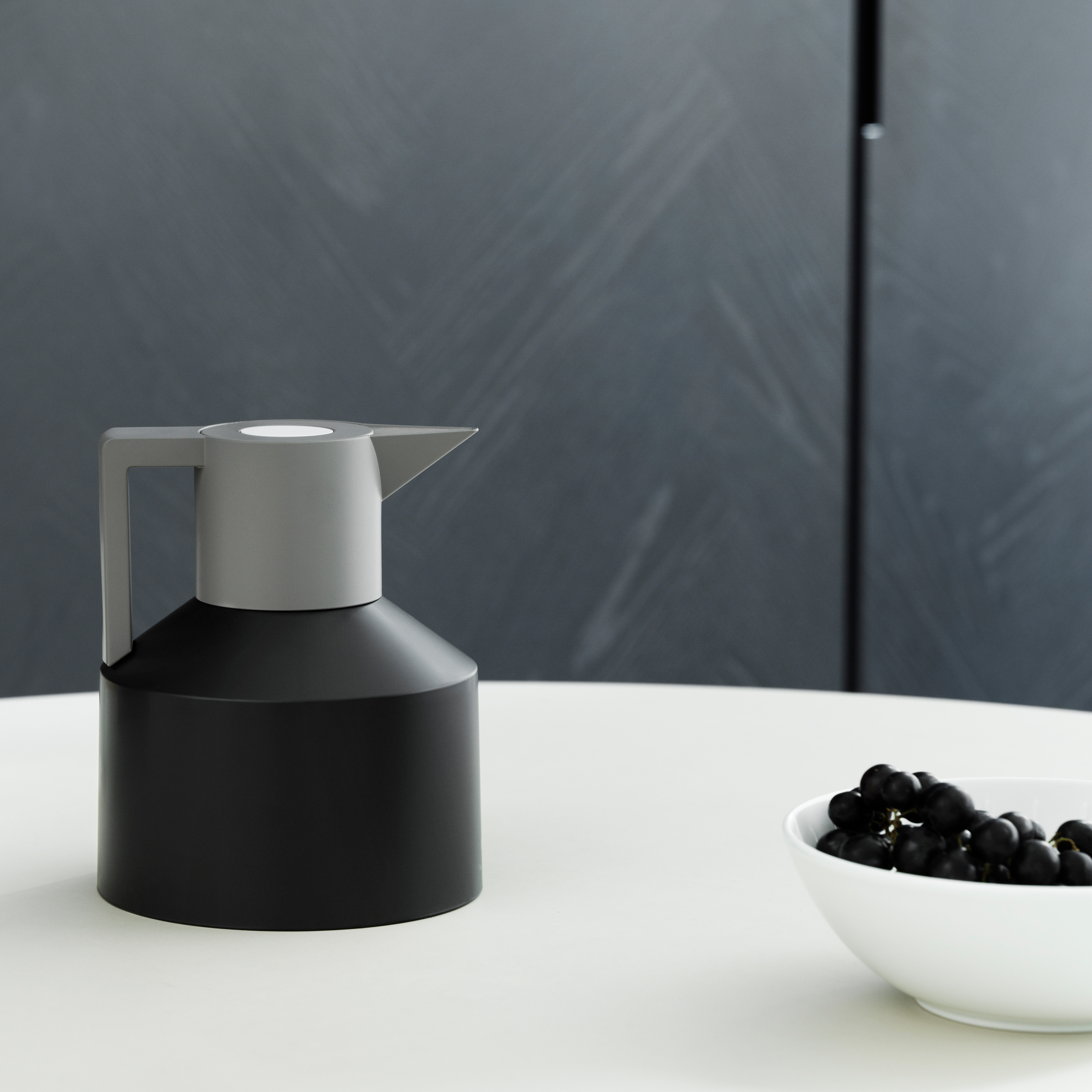 Geo vacuum jug from Normann Copenhagen - NordicNest.com