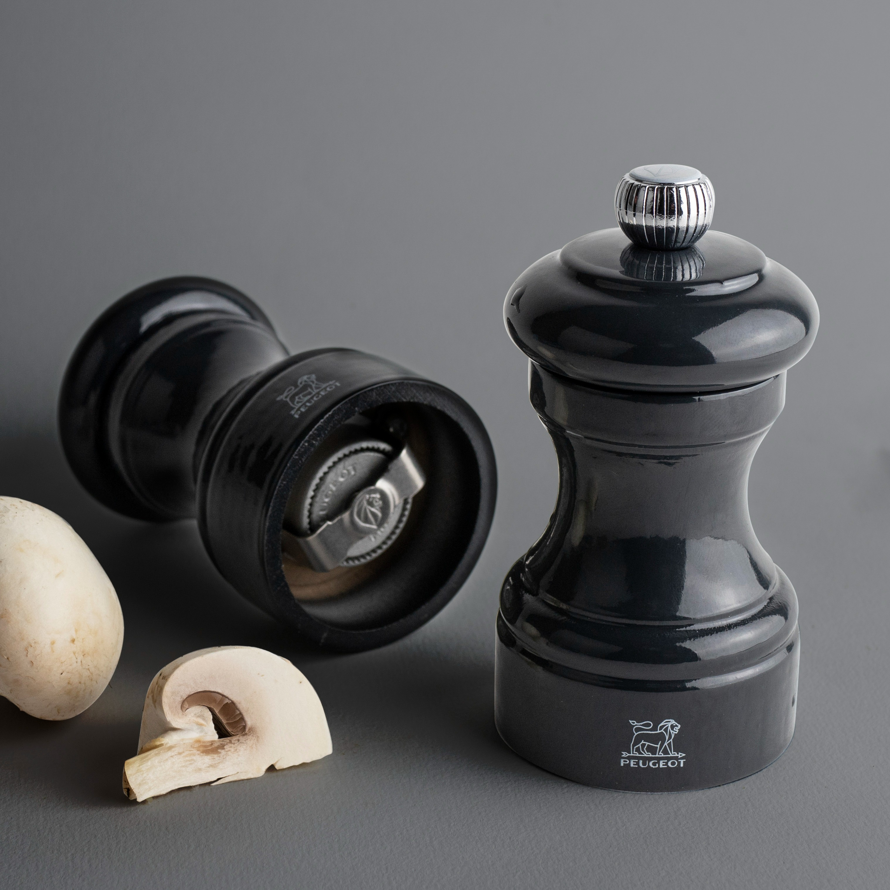 https://www.nordicnest.com/assets/blobs/peugeot-bistrorama-pepper-mill-10-cm-slate/580846-01_50_ConceptImage-88309846a7.jpeg