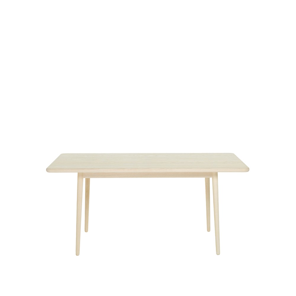 Stolab Miss Holly dining table. 175x100 cm Birch light matt lacquer. 1 insert