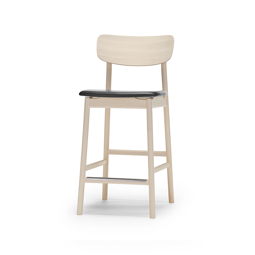 Stolab Prima Vista bar stool Leather elmo black. lightt matt lacquered birch stand