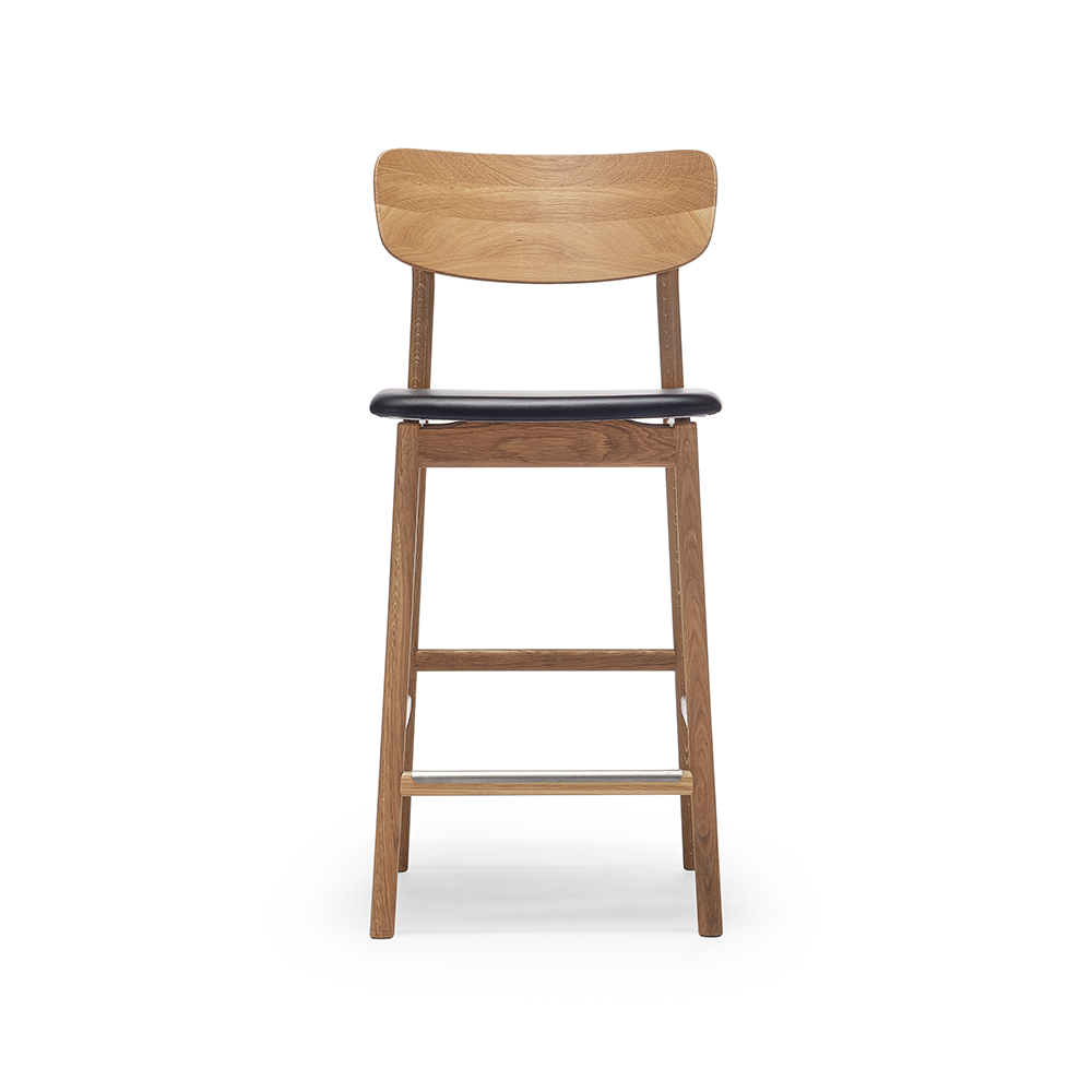 Stolab Prima Vista bar stool Leather elmo black. natural oil oak stand