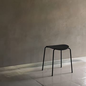 Pavilion AV36 stool - Black-black lacquered oak - &Tradition