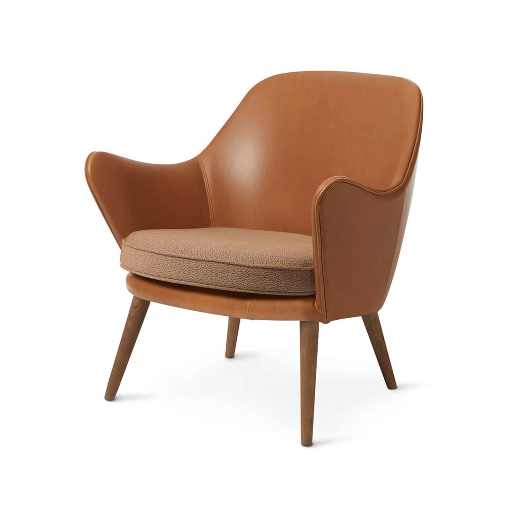 Warm Nordic Dwell lounge chair Leather silk 0250/sprinkles 254 camel/latte, legs in smoked oak