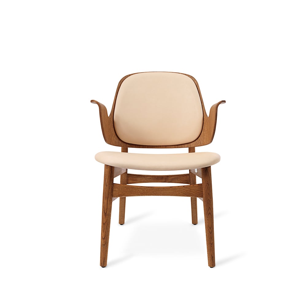 Warm Nordic Gesture lounge chair Leather vegetal 90 nature, oiled teak oak legs, seats in latte