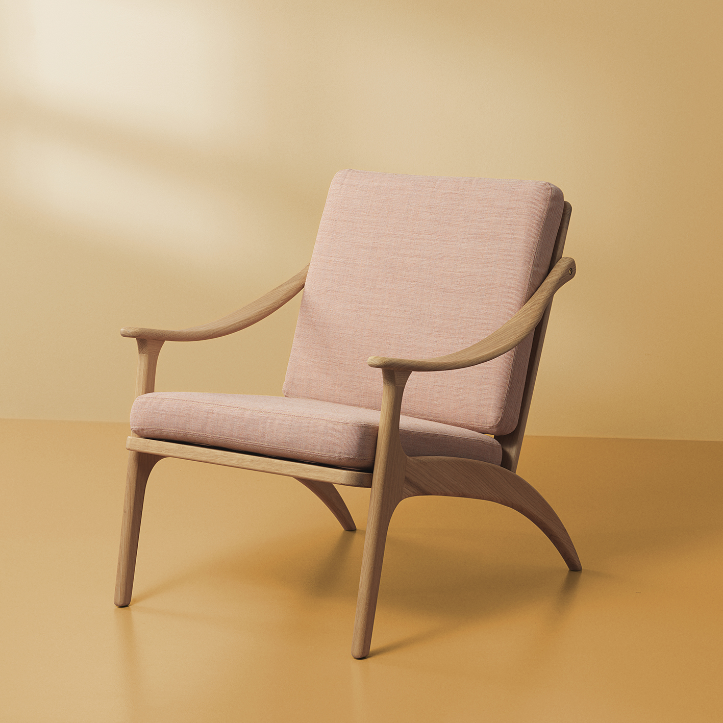 Lean Back Canvase arm chair white oiled oak Pale rose