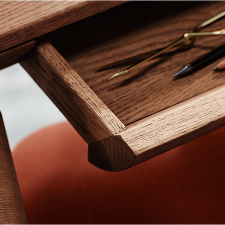 Rúna desk, Walnut oiled Warm Nordic