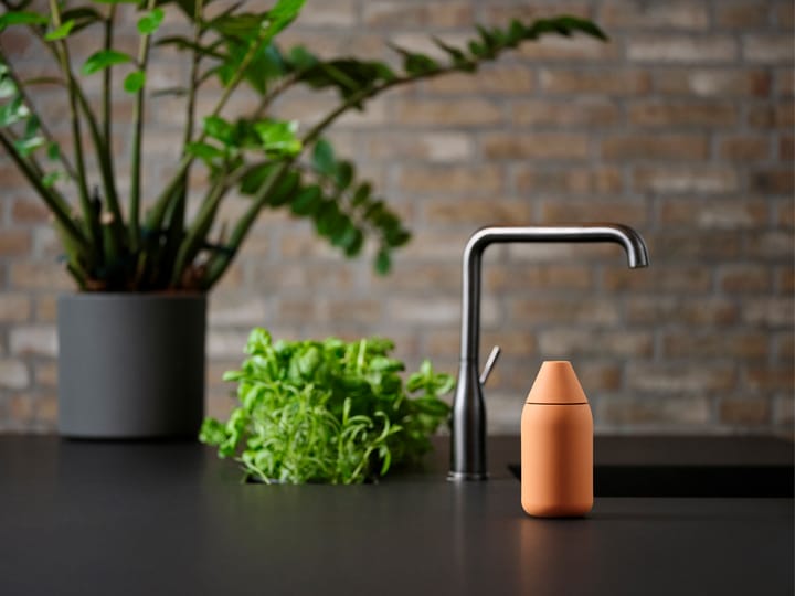 Singles soap dispenser - Apricot - Zone Denmark