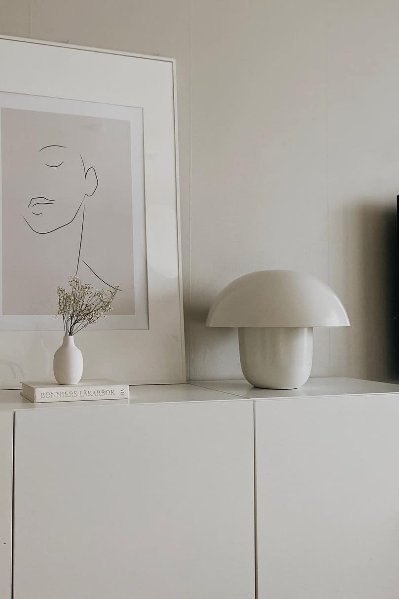 The mushroom lamp carl-johan from Olsson & Jensen in the home of @loveisinahome. 