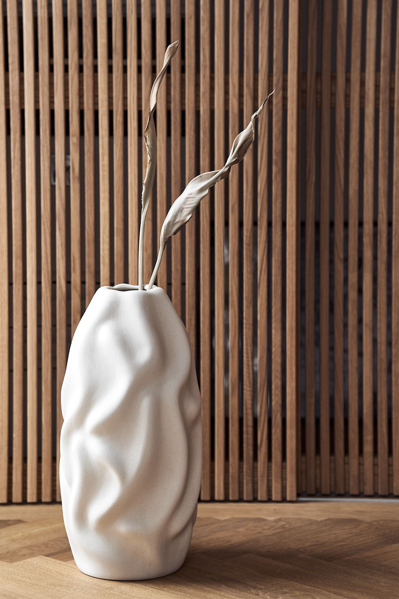 The Drift vase from Cooee Design is perfect for dried or fresh flowers. 