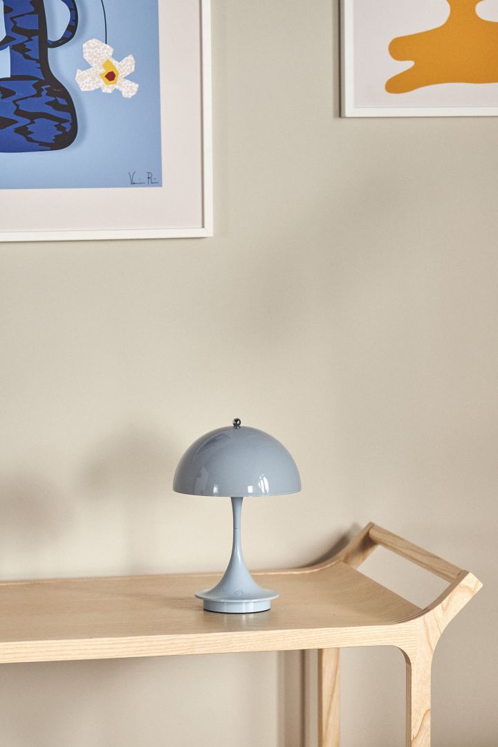 The Panthella portable lamp in light blue from Louis Poulsen is a true classic and an excellent wedding gift idea for the design enthusiast.