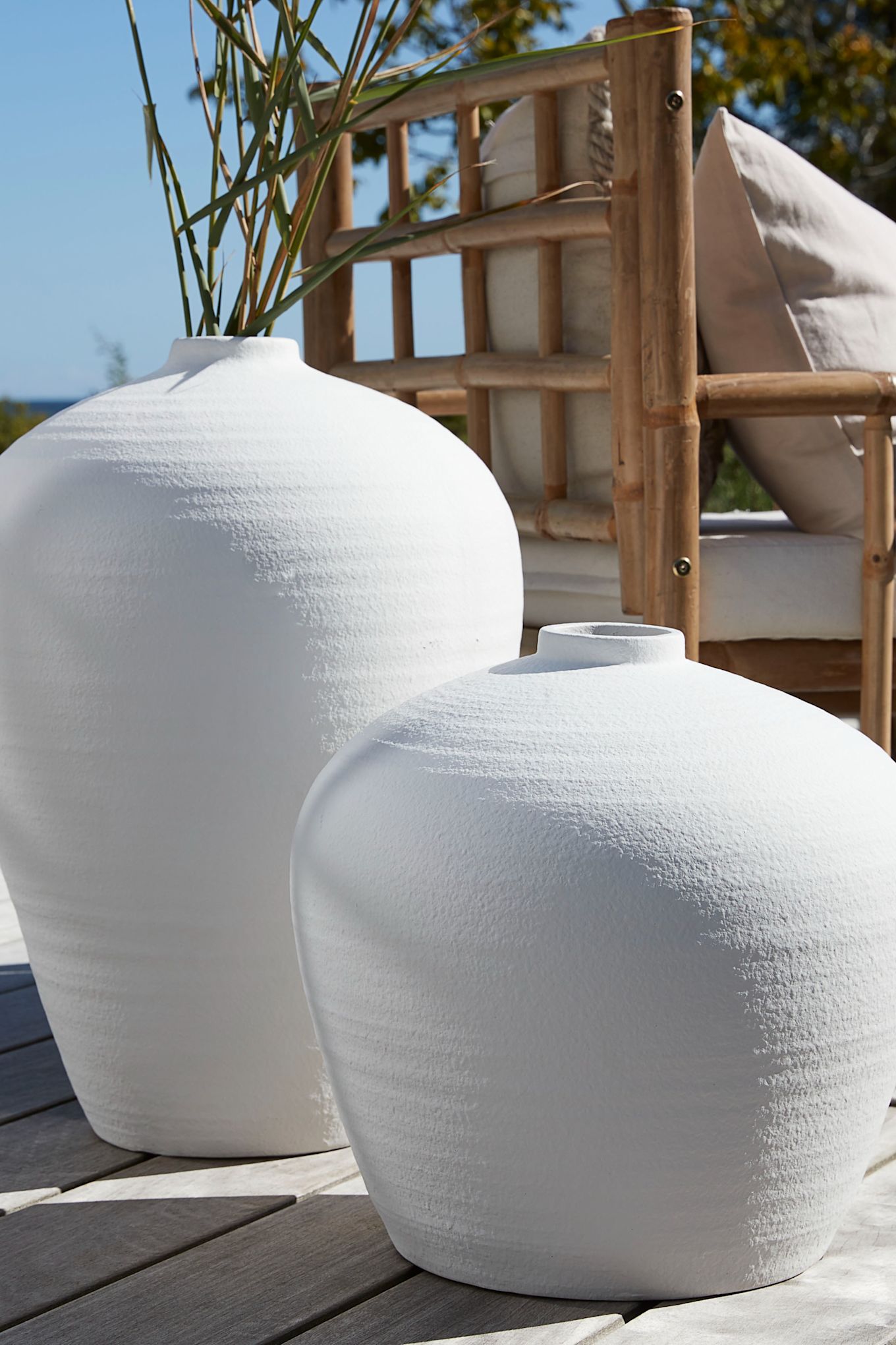 For Mediterranean decor the Catia rustic plant pots in white from Lene Bjerre set the right tone.