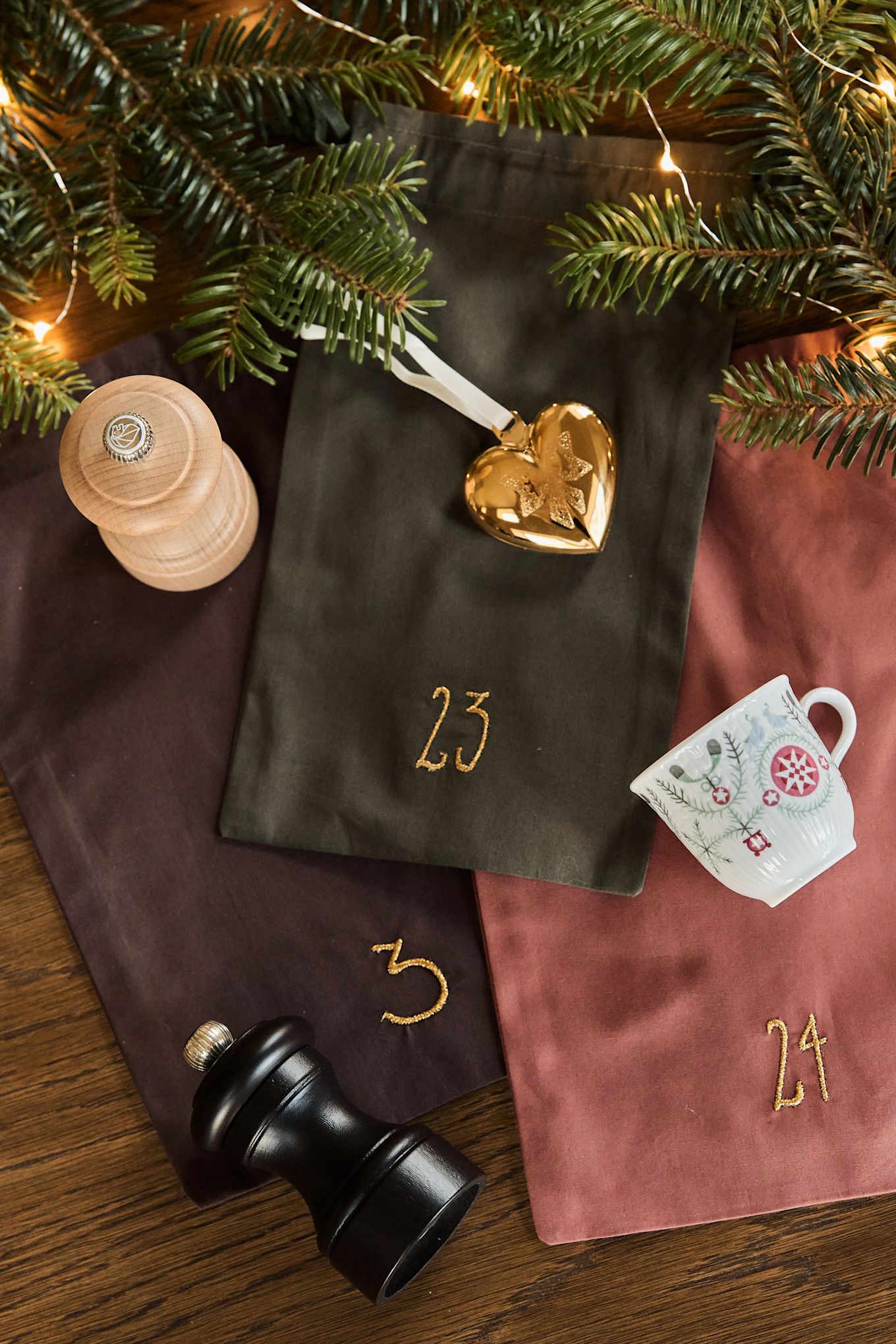 Use the Christmas countdown Christmas calendar from ferm LIVING and fill your own advent calendar with mini spice grinders, Christmas pendant or small mug.