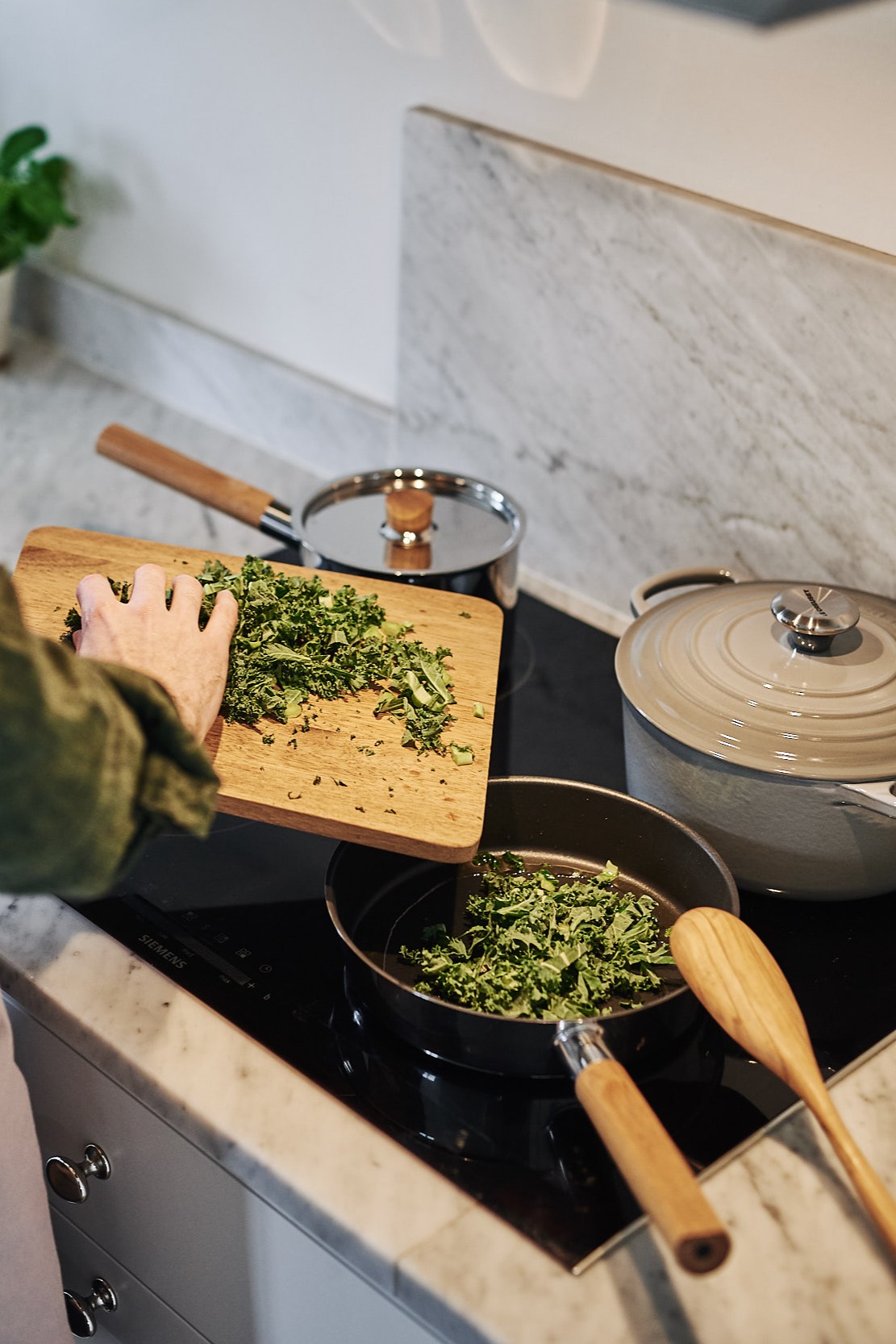 The Ultimate Gift For Food Lovers? A Solid Silver Pan