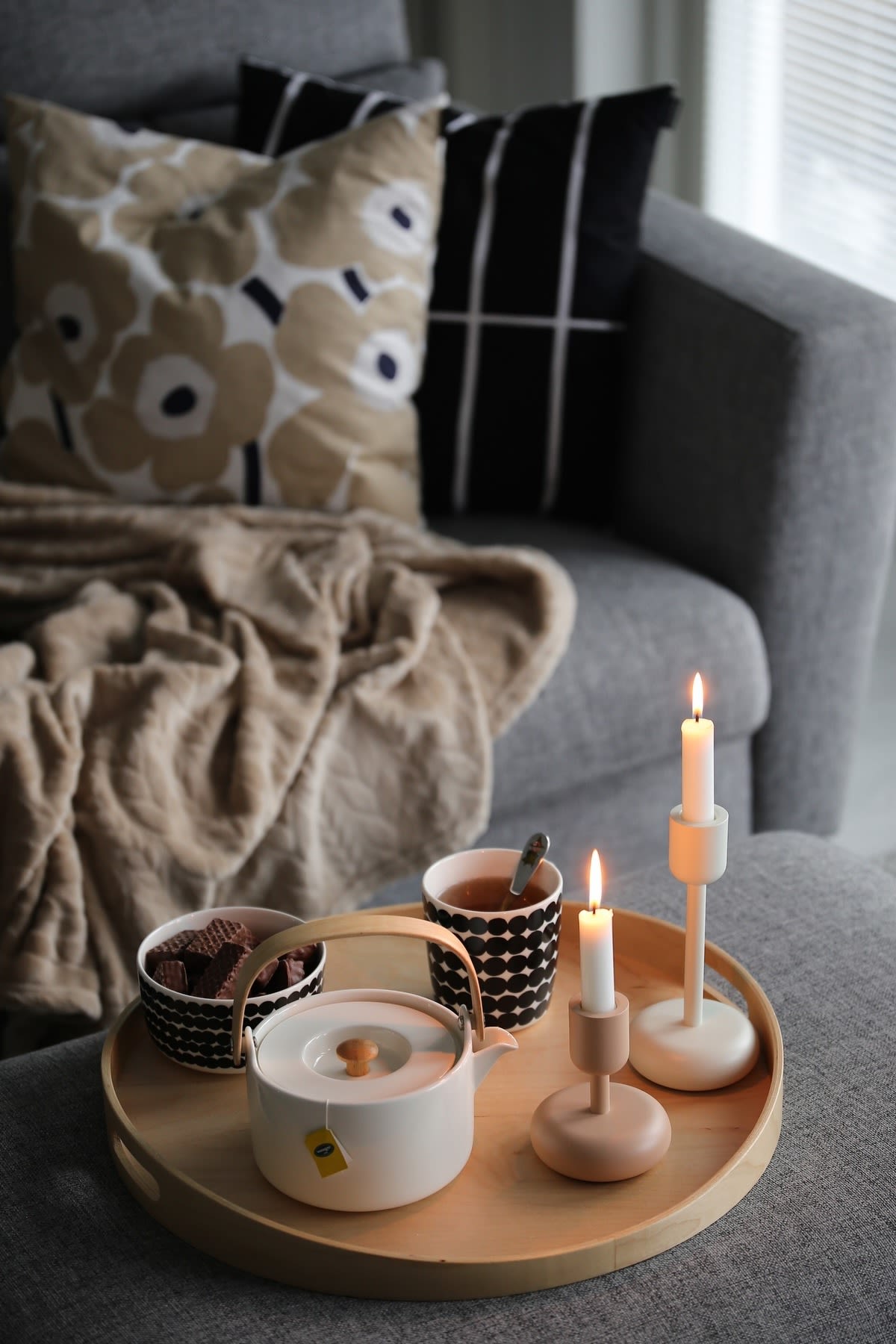 Create a cosy hygge living room and invite your friends to fika with you. Enjoy a cup of tea from the Audo Copenhagen Kettle teapot. 