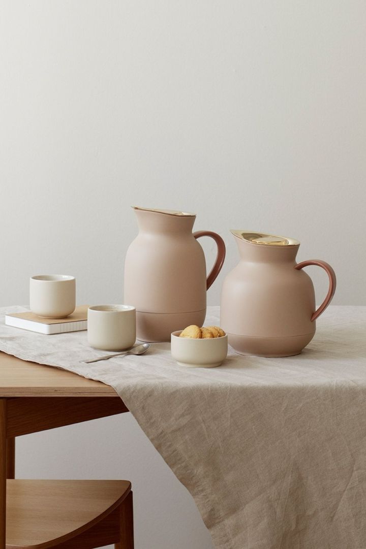 A great gift for a baby shower can also be a present for the mum. New mums should drink a lot, give the Amphora thermos jug in soft peach from Stelton, for example.