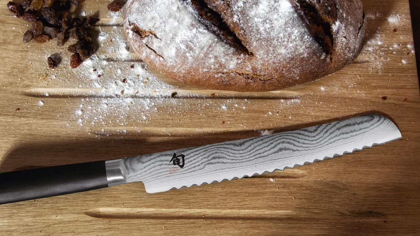 The kai wasabi bread knife cuts the perfect slice of bread in our knife guide. 