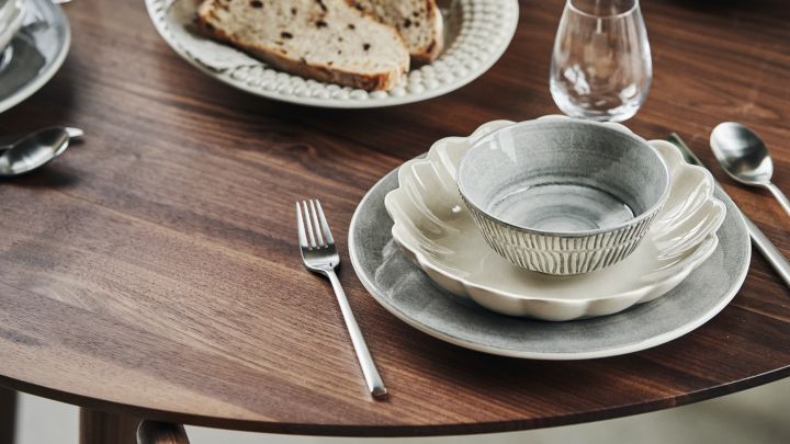 Discover table setting inspiration at Nordic Nest, just like this table set with Mateus porcelain in neutral colours with bowls & plates.