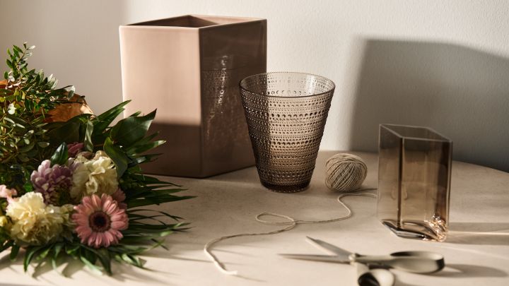 Discover gift guides for all occasions at Nordic Nest. Here you see a collection of different vases all from Iittala.