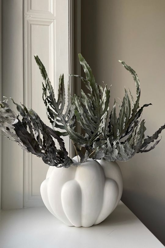 Spring Interior Design Trends 2024 Bloom Vase Mini 101 Copenhagen ?preset=tiny&dpr=1.5