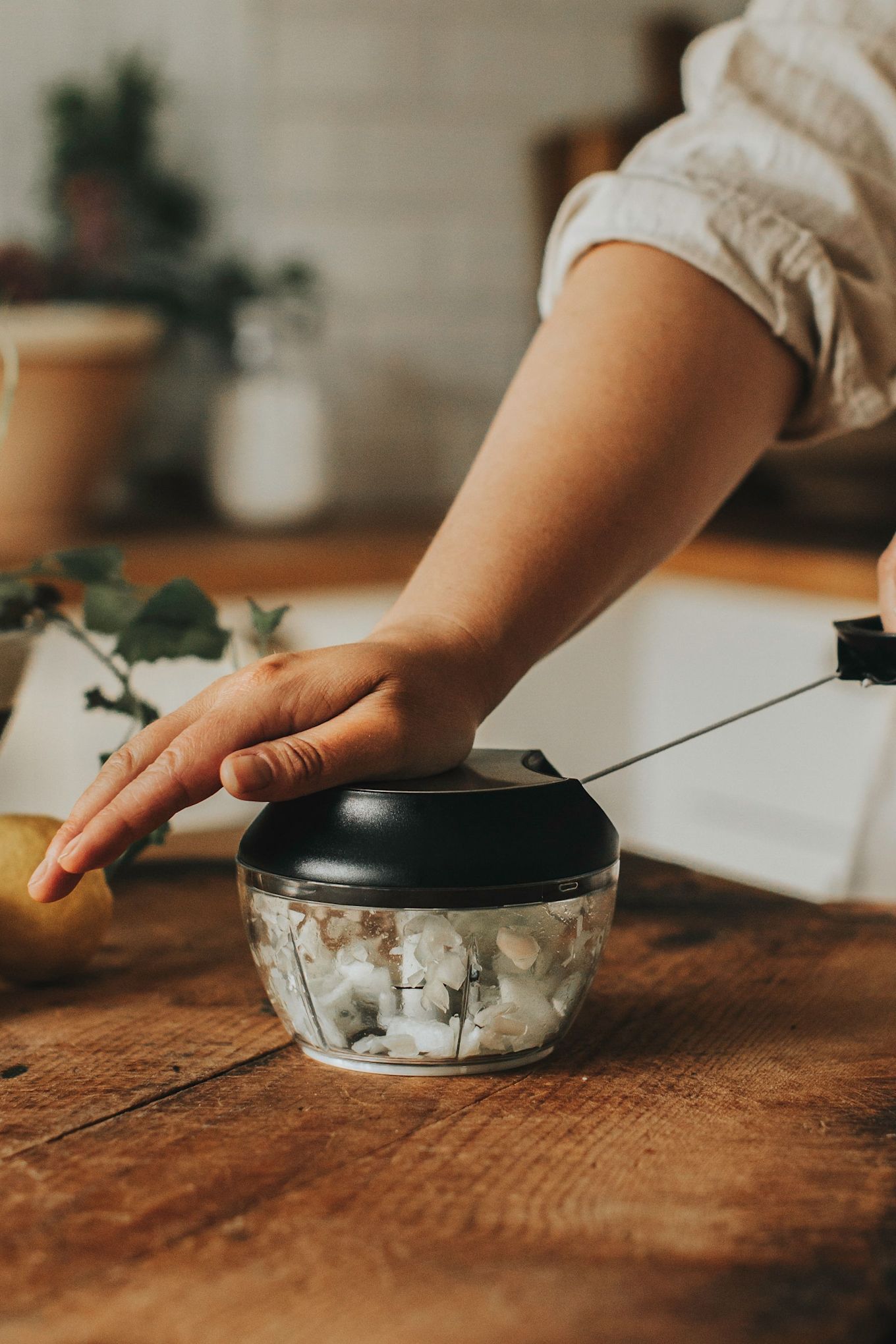 The Dorre onion chopper is the ideal home hack for those who hate cutting onions. 