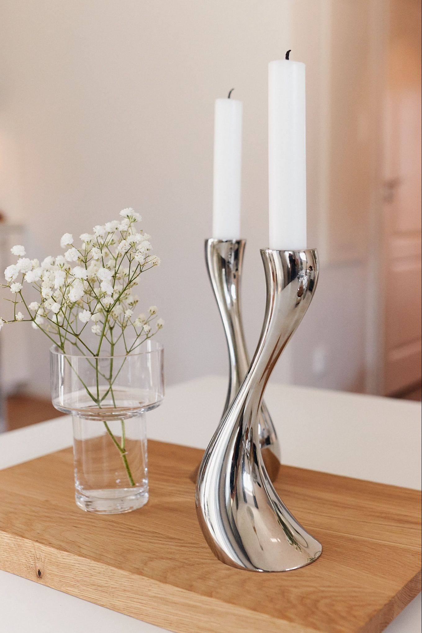 Cobra candle holders from Georg Jensen are a great idea for a wedding gift together with white candles.